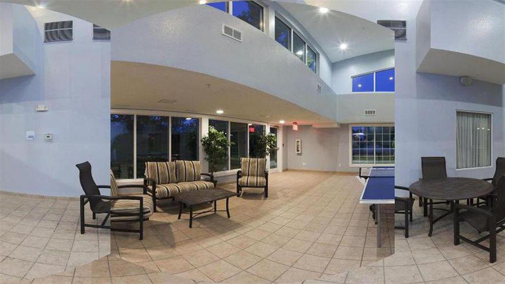 Holiday Inn Express Hotel & Suites Bedford By Ihg Esterno foto