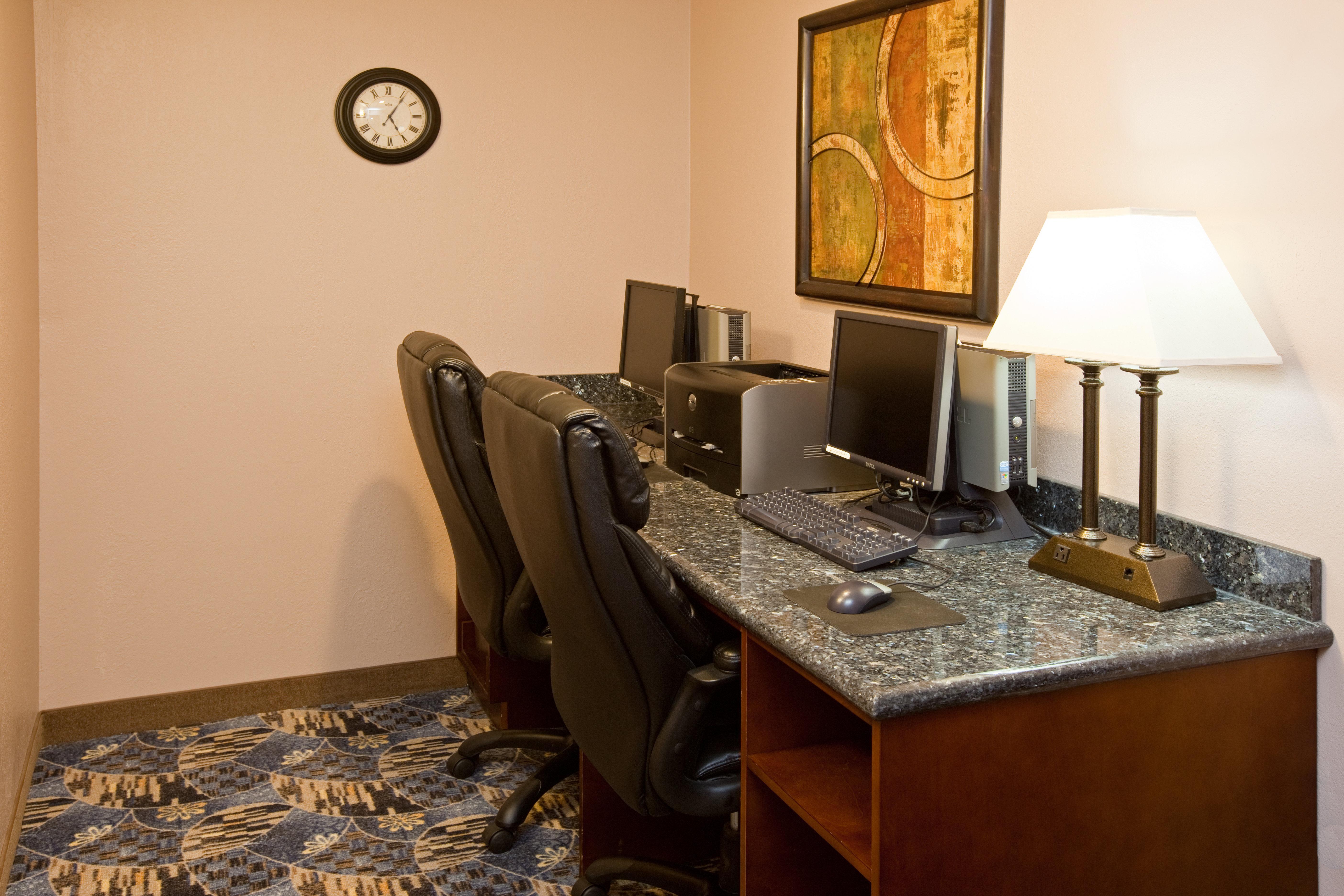 Holiday Inn Express Hotel & Suites Bedford By Ihg Esterno foto